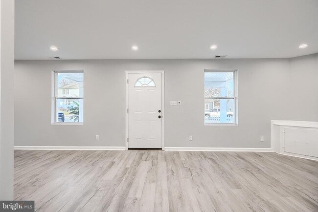 Building Photo - 9 Avenal Rd