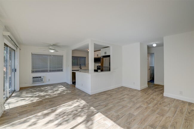 Building Photo - 4609 Bougainvilla Dr