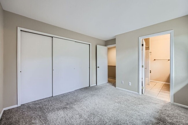 Building Photo - 1025 Moorings Dr