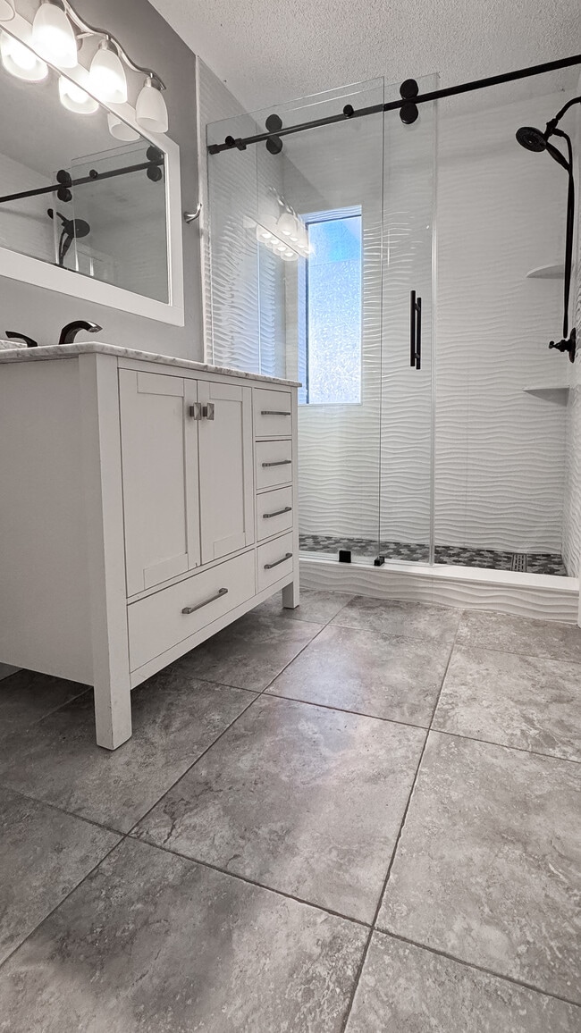 Building Photo - 931 Holbrook Cir