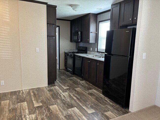 Primary Photo - 158 Washington