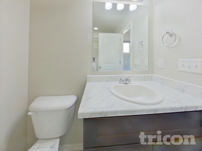 Building Photo - 705 Grissom Dr.