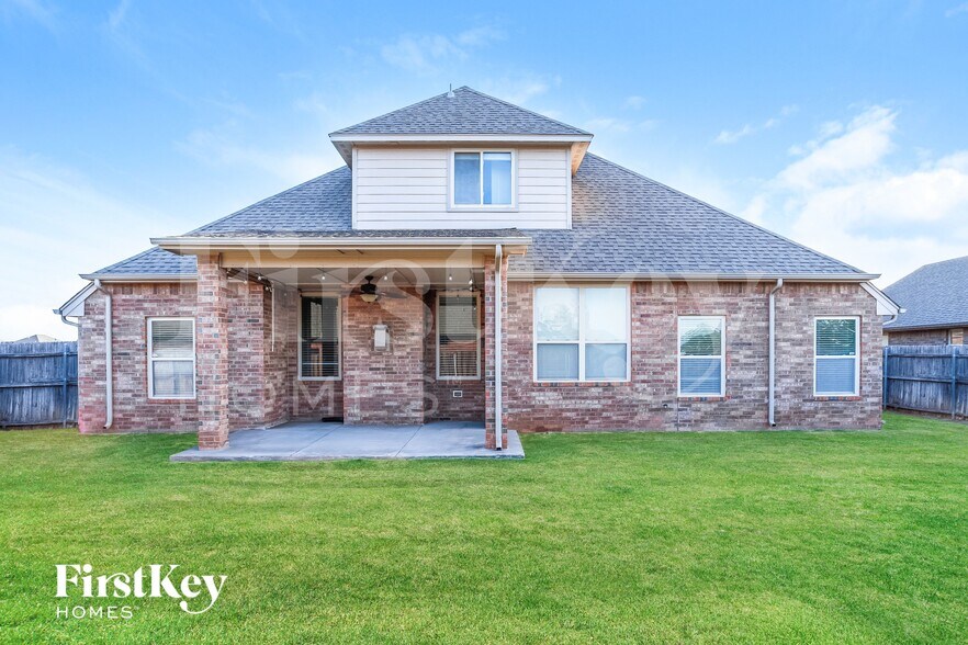 Building Photo - 648 Cristo Pass