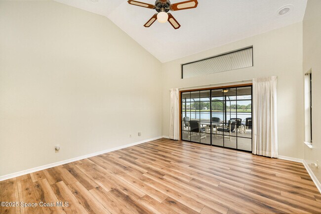 Building Photo - 441 Crystal Lake Dr