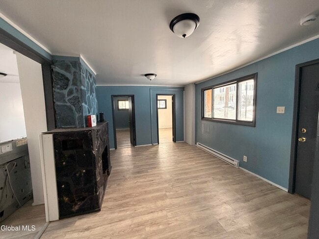 Building Photo - 54 Arch St