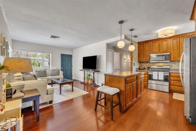 Building Photo - 780 Kangaroo Ct