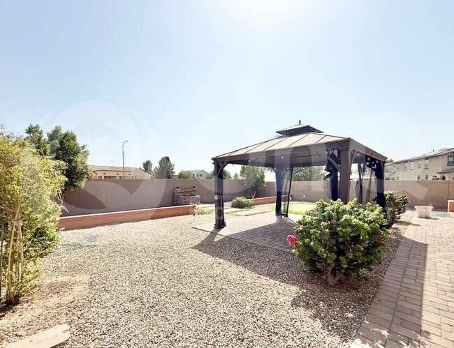 Building Photo - 218 N 109th Dr