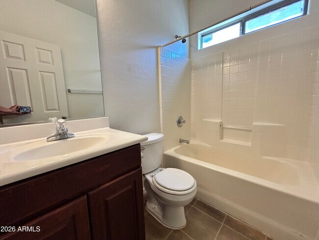 Building Photo - 17218 W Country Gables Dr