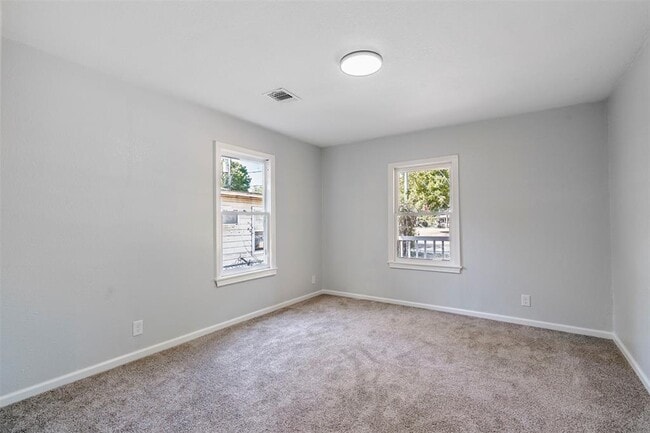 Building Photo - 1819 Pecan St