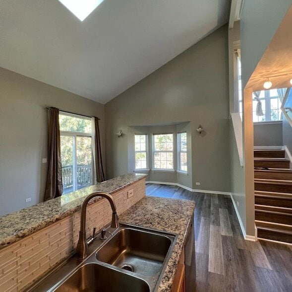 Building Photo - 1169 Shorewood Ct