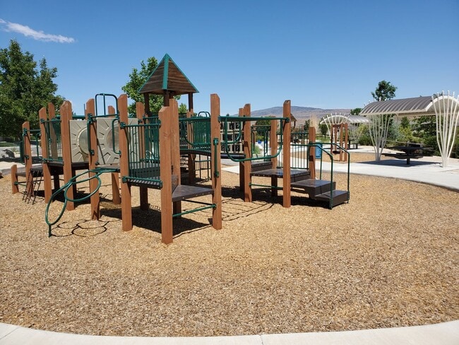 Building Photo - Gorgeous executive style home available fo...