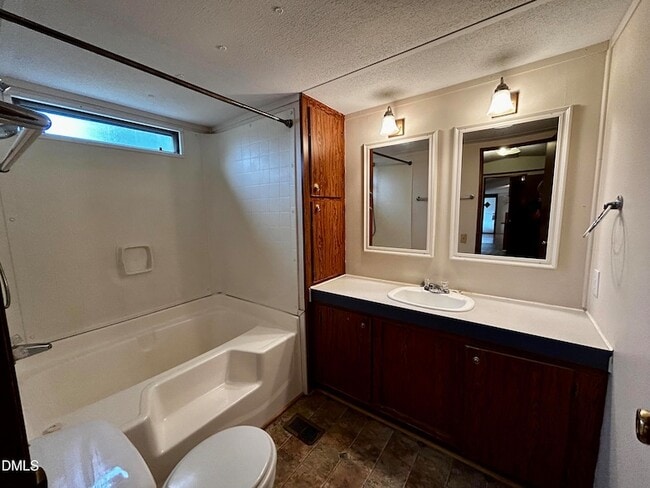 Building Photo - 2128 Jack Rd