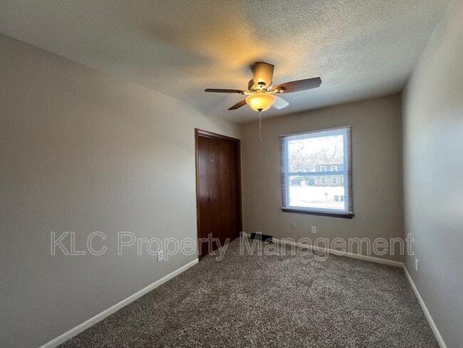 Building Photo - 6650 Holcomb Cir