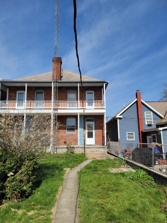 Building Photo - 648 N Mulberry St