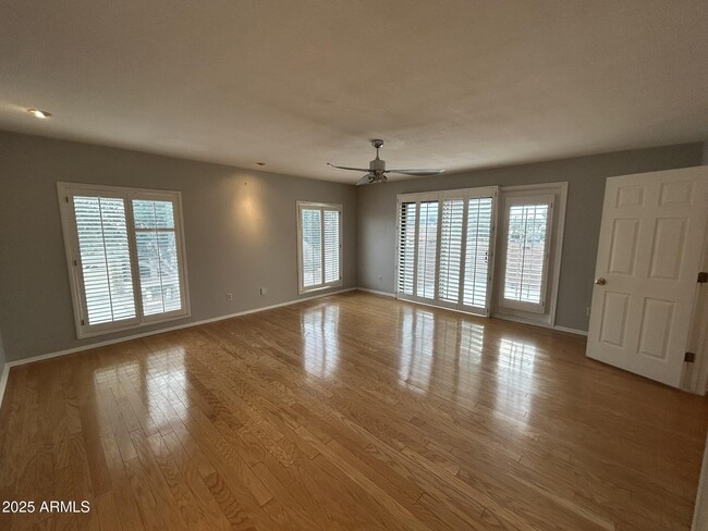Building Photo - 9424 N 105th St