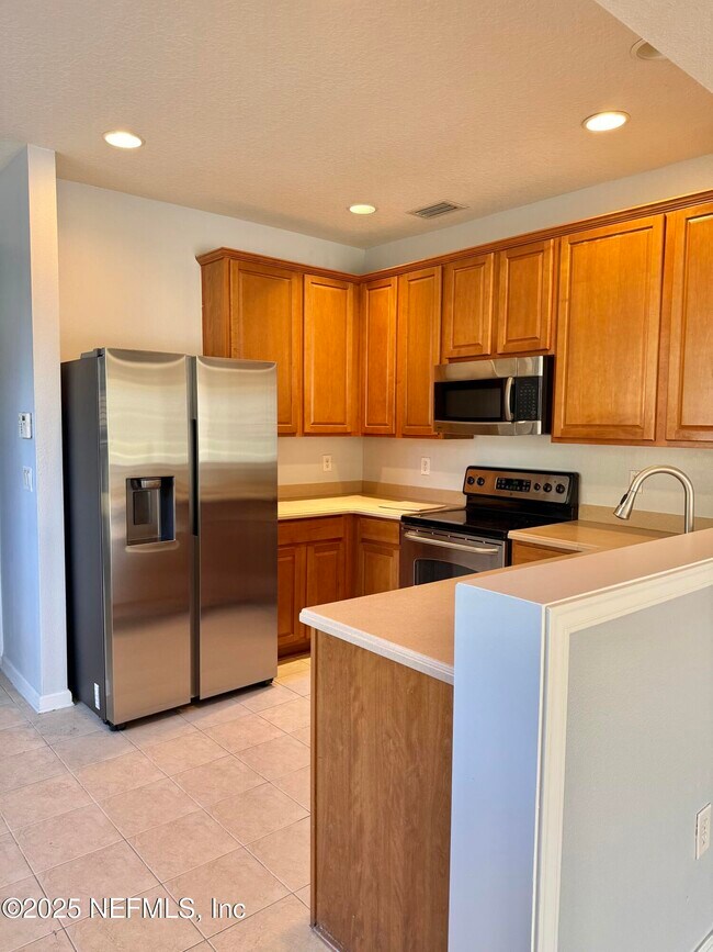 Building Photo - 4210 Highwood Dr