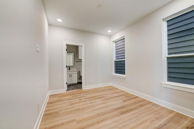 Building Photo - 1518 Malvern St
