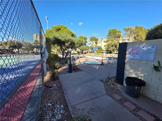 Building Photo - 750 S Royal Crest Cir