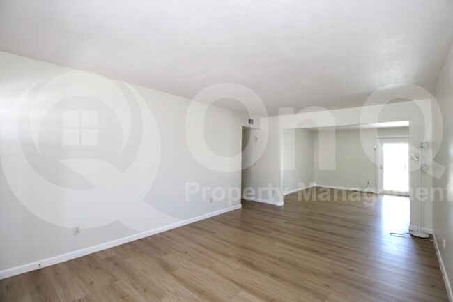Building Photo - 517 W Highland St
