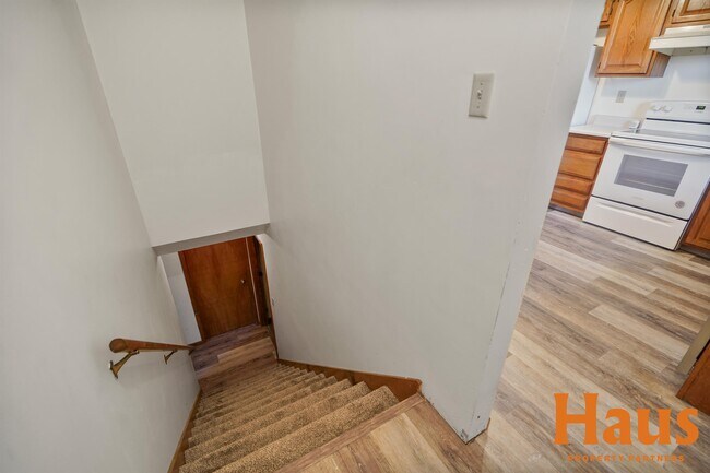 Building Photo - 1839 SE 43rd Terrace