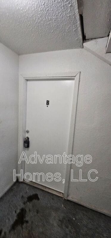 Building Photo - 711 N 70th St