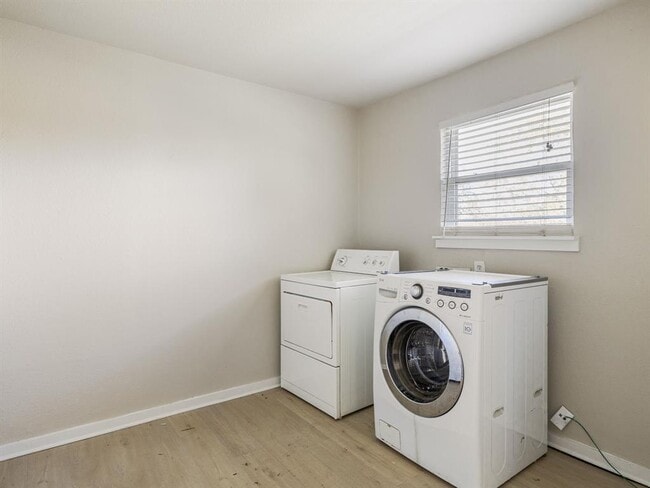 Building Photo - 800 Monterrey Pl