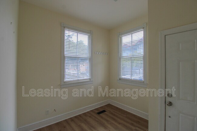 Building Photo - 3 Woolfe St