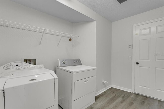 Building Photo - 15412 Montilla Loop