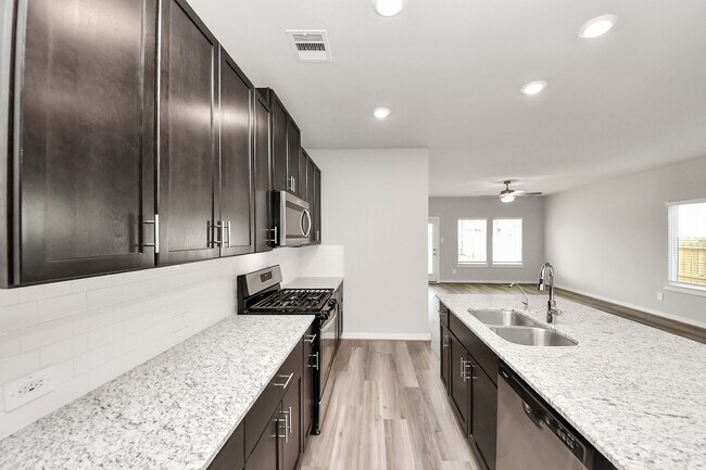 Building Photo - 16690 Sterling Clf St