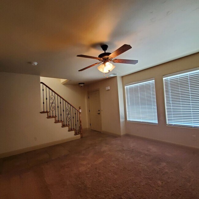 Building Photo - 920 S 25 E