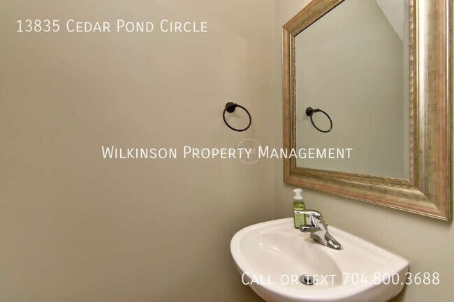 Building Photo - 13835 Cedar Pond Cir
