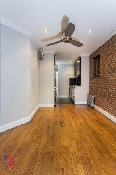 Building Photo - 437 W 53rd St