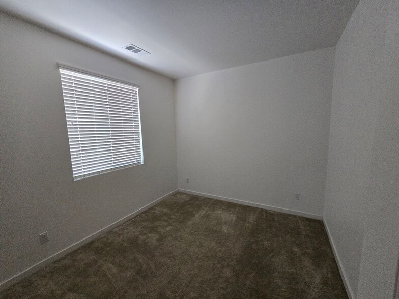 Building Photo - 35389 Aubrey Ln