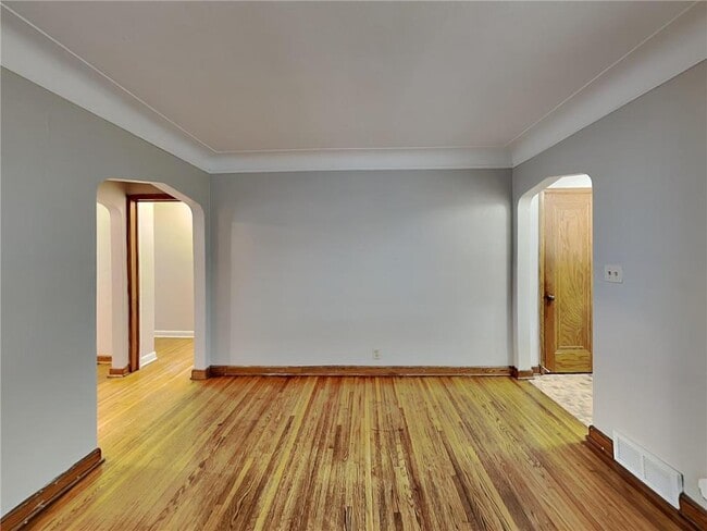 Building Photo - 3551 N Knox Ave