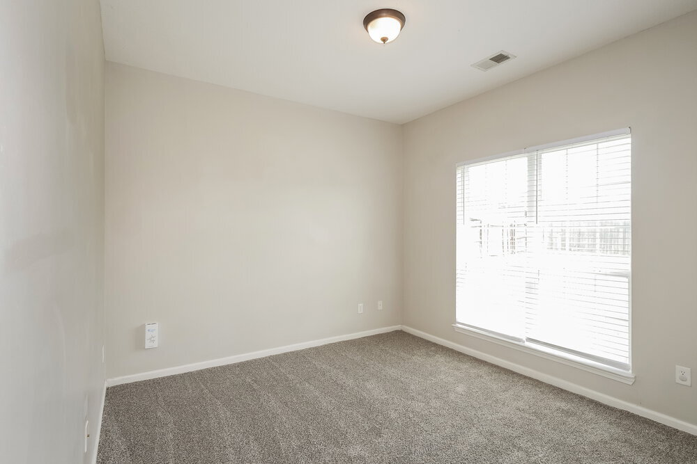 Building Photo - 8426 Linda Shore Cove