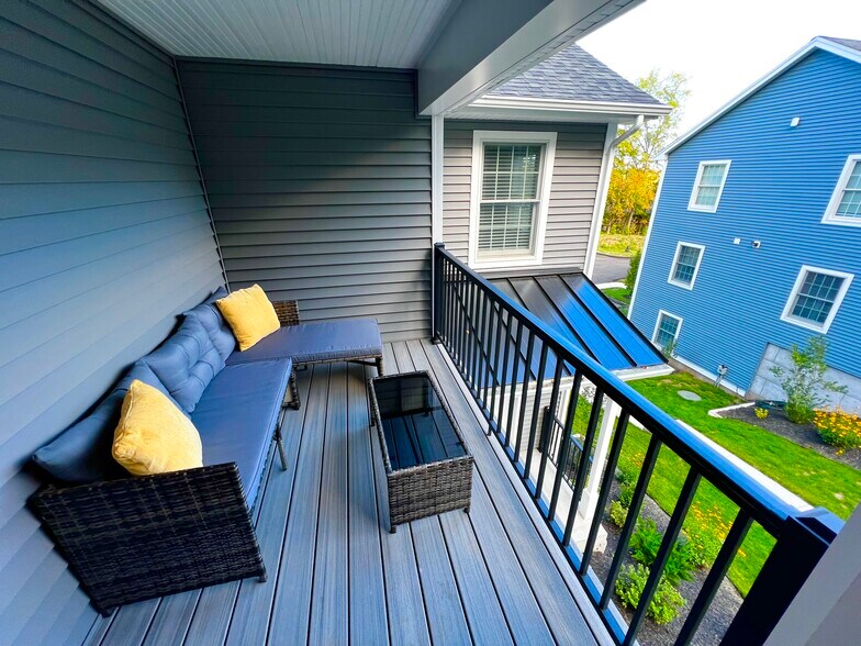 Building Photo - 179 Butternut St