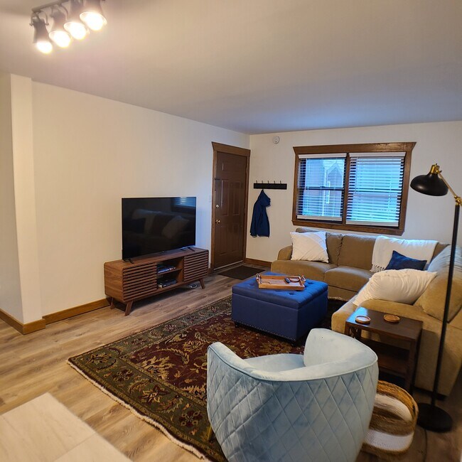 Building Photo - 613 Huntridge Dr