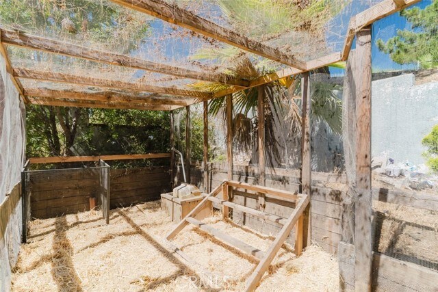 Building Photo - 7305 Verdugo Crestline Dr