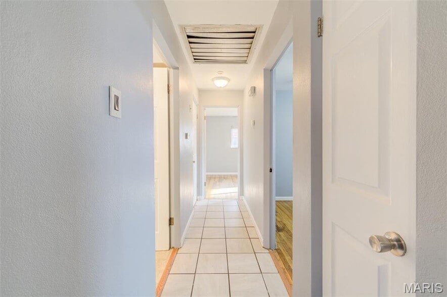 Building Photo - 125 Koeln Ave