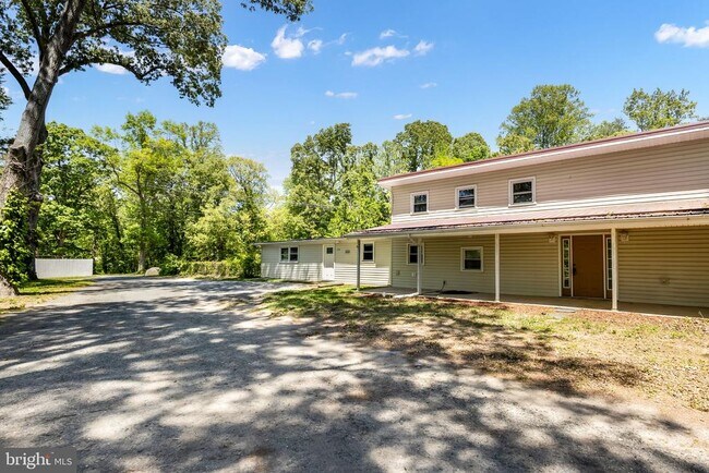 Building Photo - 208 Telegraph Rd