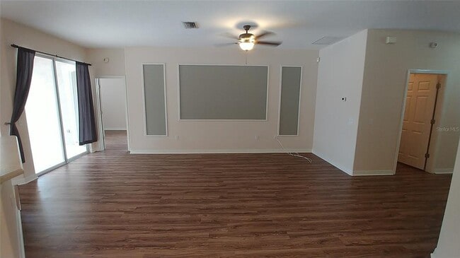 Building Photo - 7156 Spikerush Ct