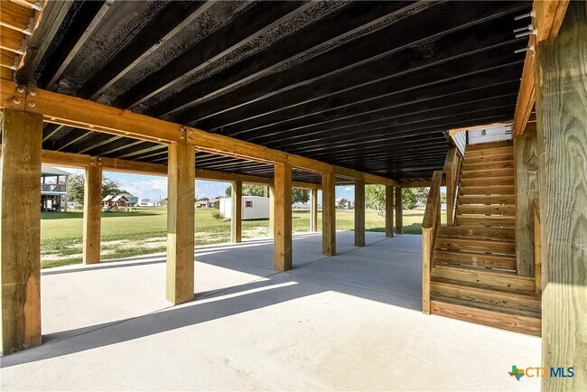 Building Photo - 544 Buckskin Dr