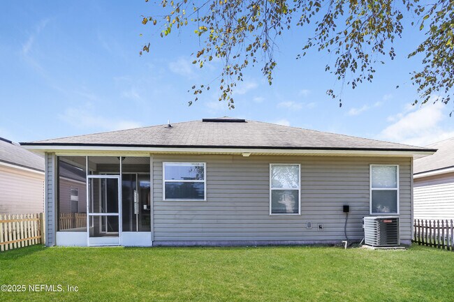 Building Photo - 11771 Alexandra Dr