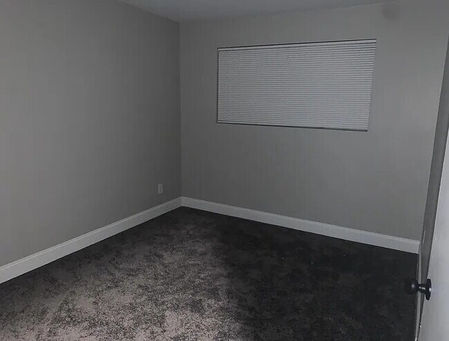 Building Photo - "Spacious 2-Bed, 2-Bath Gem in Northridge – Your Perfect 1074 Sq Ft Retreat!"