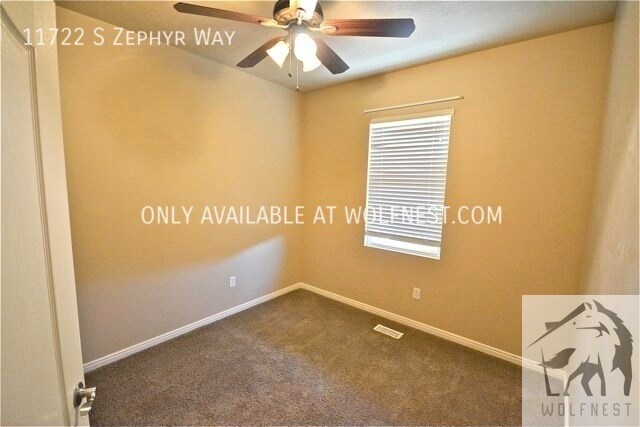 Building Photo - No Security Deposit Option! Amazing 3 Bedr...