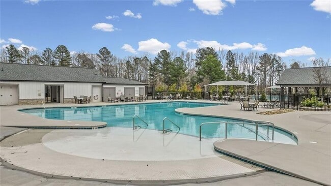 Building Photo - 166 Champlain Rd