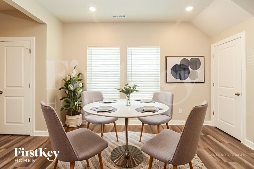 Building Photo - 4003 Armstrong Farm Dr