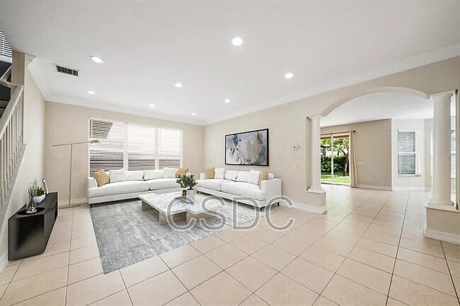 Building Photo - 8477 Breezy Hill Dr