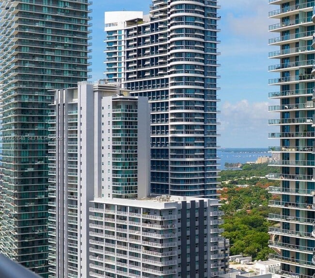 Building Photo - 1010 Brickell Ave
