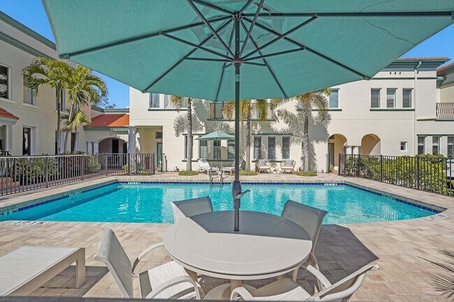 Building Photo - 1685 Laurel St